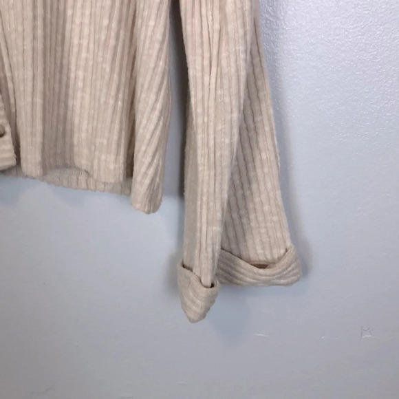 Code x Mode Long Sleeve V-Neck‎ Sweater - Picture 7 of 11